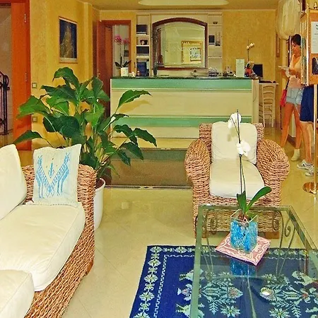 Borgo Saraceno Hotel-residence מלון