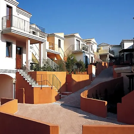 Borgo Saraceno Hotel-residence סנטה טרזה גאיורה