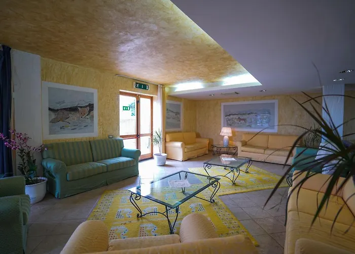 Отель Borgo Saraceno Hotel-residence